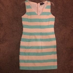 Just Taylor Sleeveless Dress